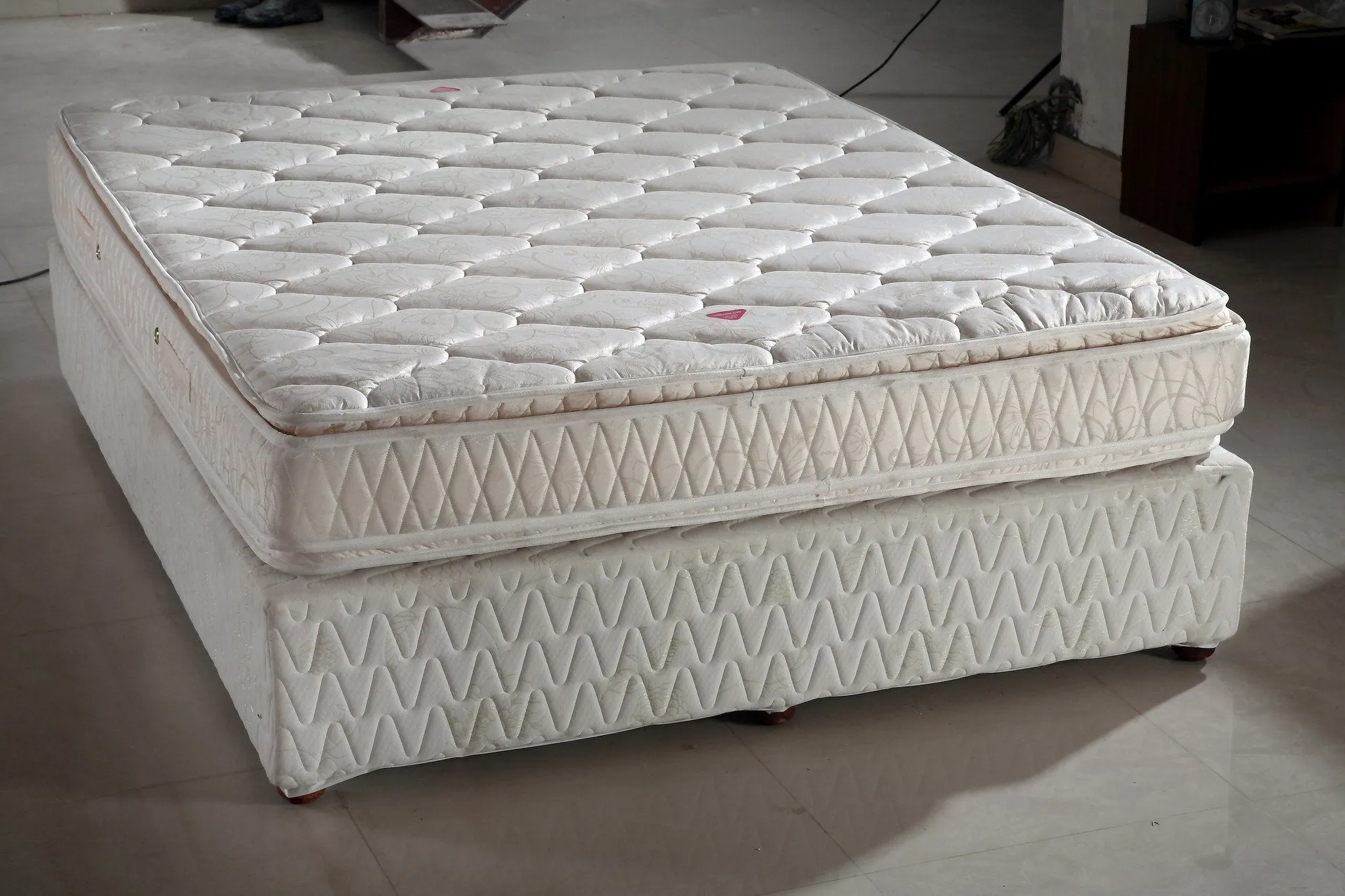Springwel Mattress Pillow Top with Soft Foam