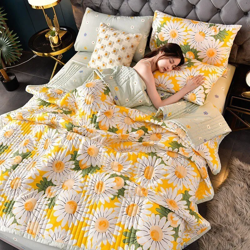 Thin Quilted Blanket for Summer Bedding