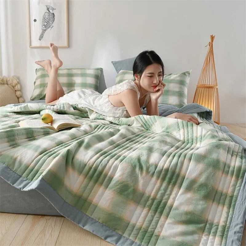Thin Quilted Blanket for Summer Bedding